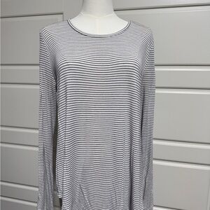Market & Spruce Black and White Striped Long Sleeve Top